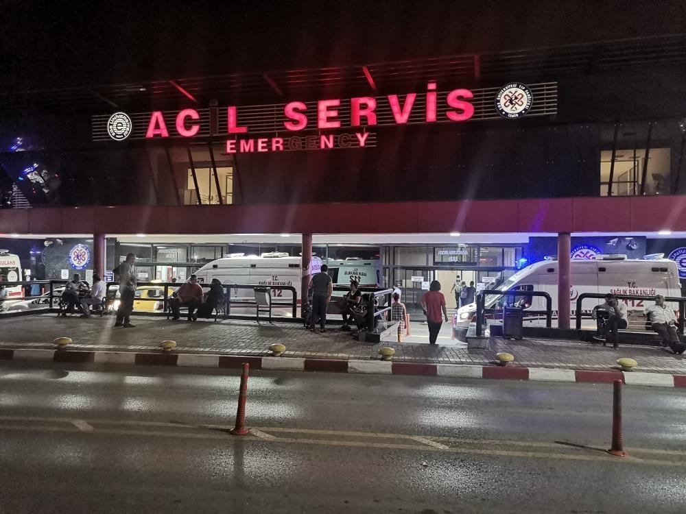 İzmir’de avukata 6 bıçak darbesi