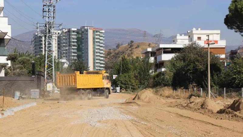 İsabeyli Mahallesinde yol yapım çalışmaları sürüyor