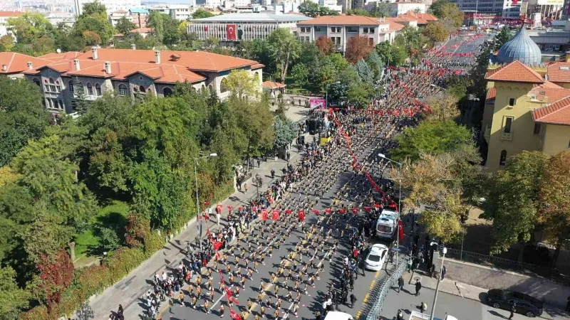 Ankara’nın başkent oluşunun yıldönümünde bin seymenden renkli gösteri