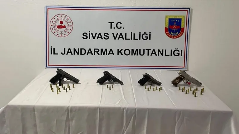 Sivas’ta 8 adet ruhsatsız tabanca ele geçirildi