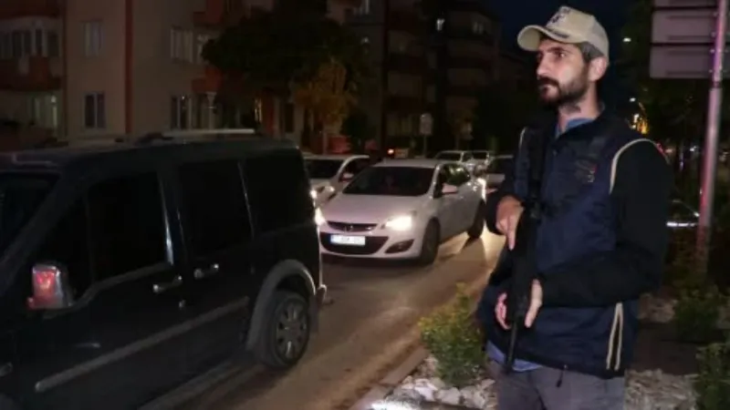 Aksaray’da polis uzun namlulu silahlarla ‘şok’ uygulama yaptı