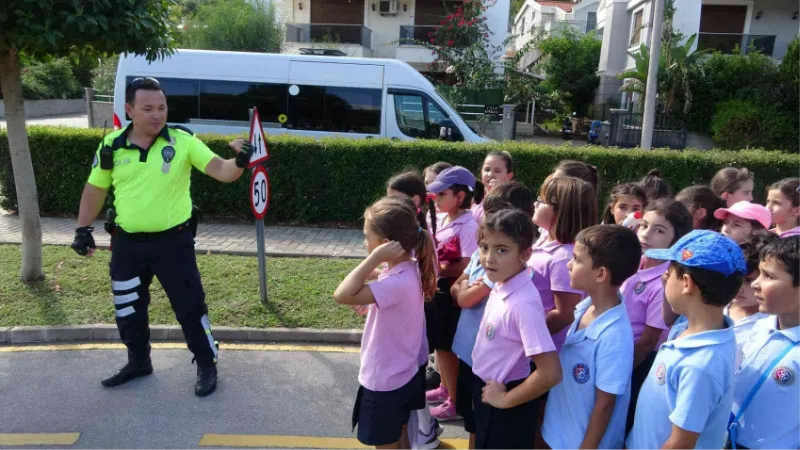 Çocuklar parkta hem eğlendi, hem trafik eğitimi aldı