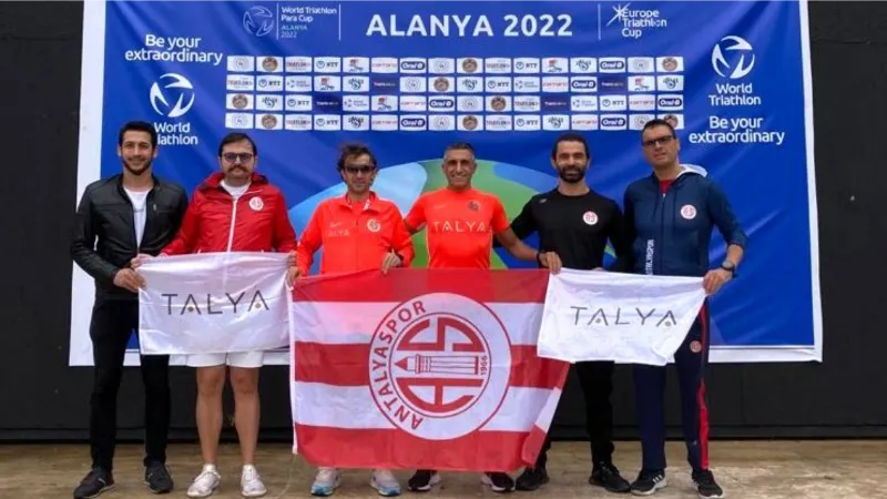 Antalyaspor Triatlon Takımı sezonu şampiyonlukla kapattı