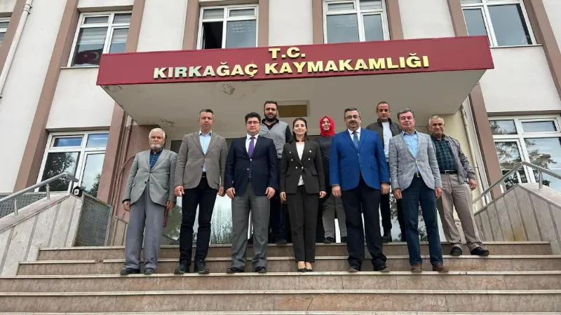 AK Parti’li Kıvırcık Kırkağaç’ta esnafı dinledi