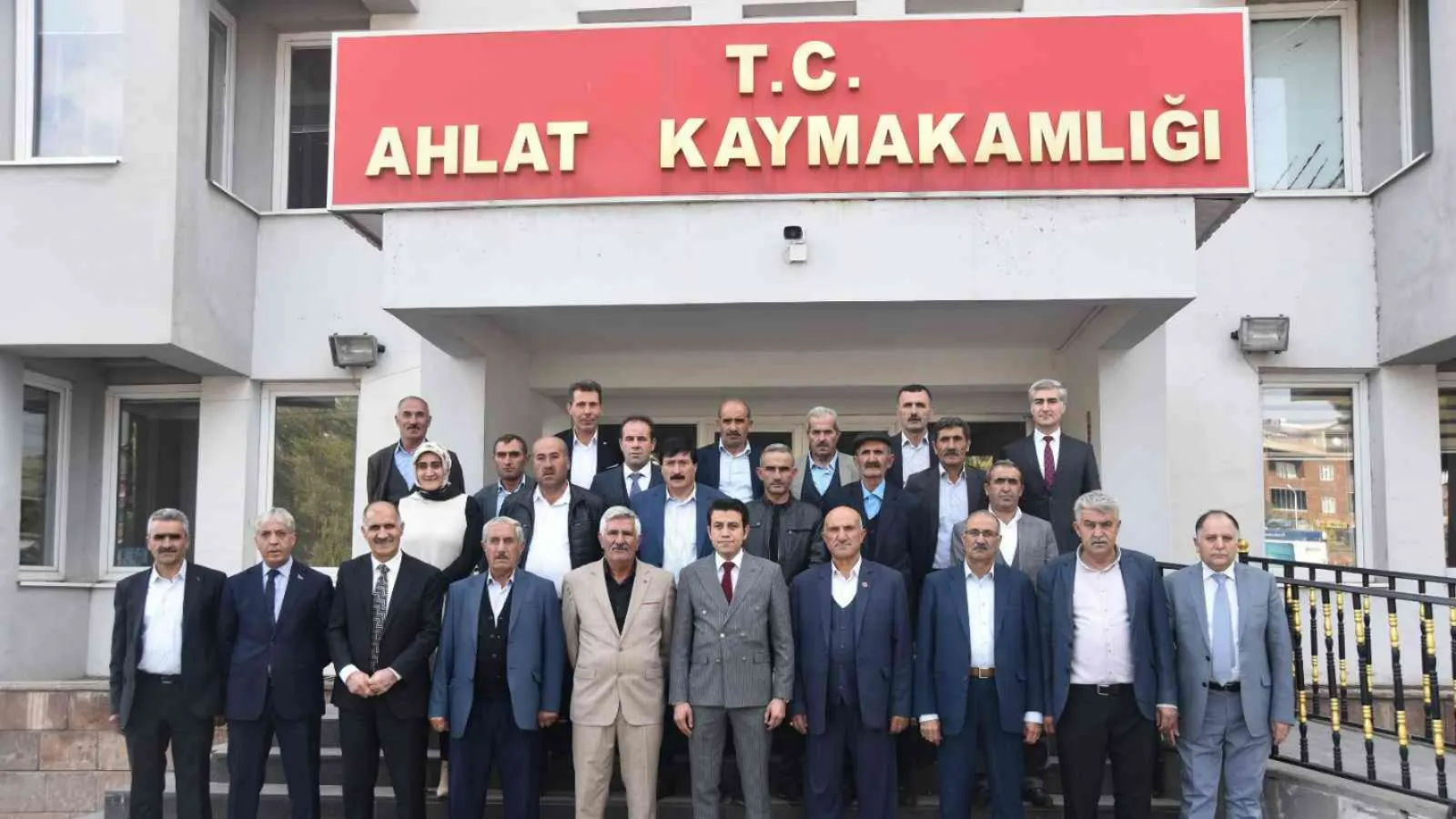 Ahlat’ta 19 Ekim Muhtarlar Günü kutlandı