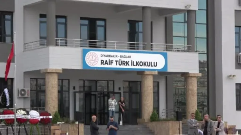 Hayırsever İş Adamı Raif Türk, yaptırdığı okulda son yolculuğuna uğurlandı