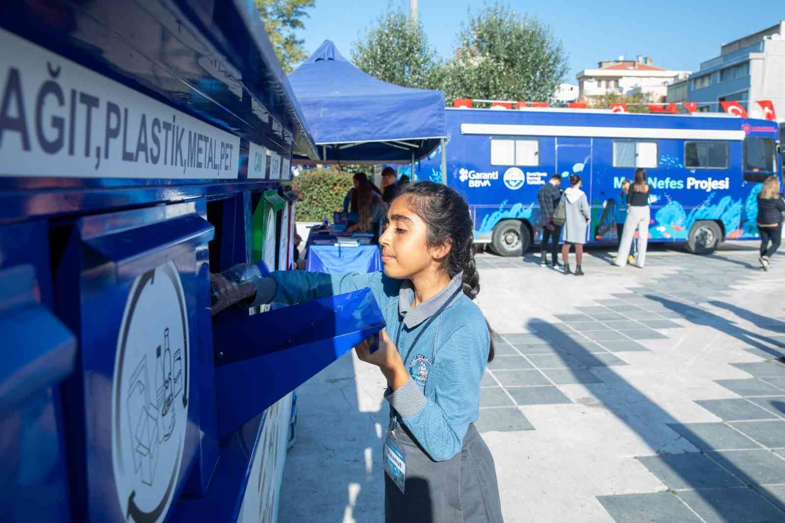 "Mavi Nefes" eğitim otobüsü Çanakkale’de