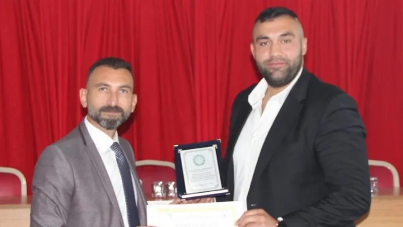 Boks Şampiyonu Demirezen: “Bir Türk hangi savaşa korkuyla çıktı ki biz ringe çıkarken korkalım”