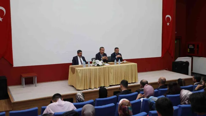 Gönüllü gençlerle değerlendirme toplantısı yapıldı