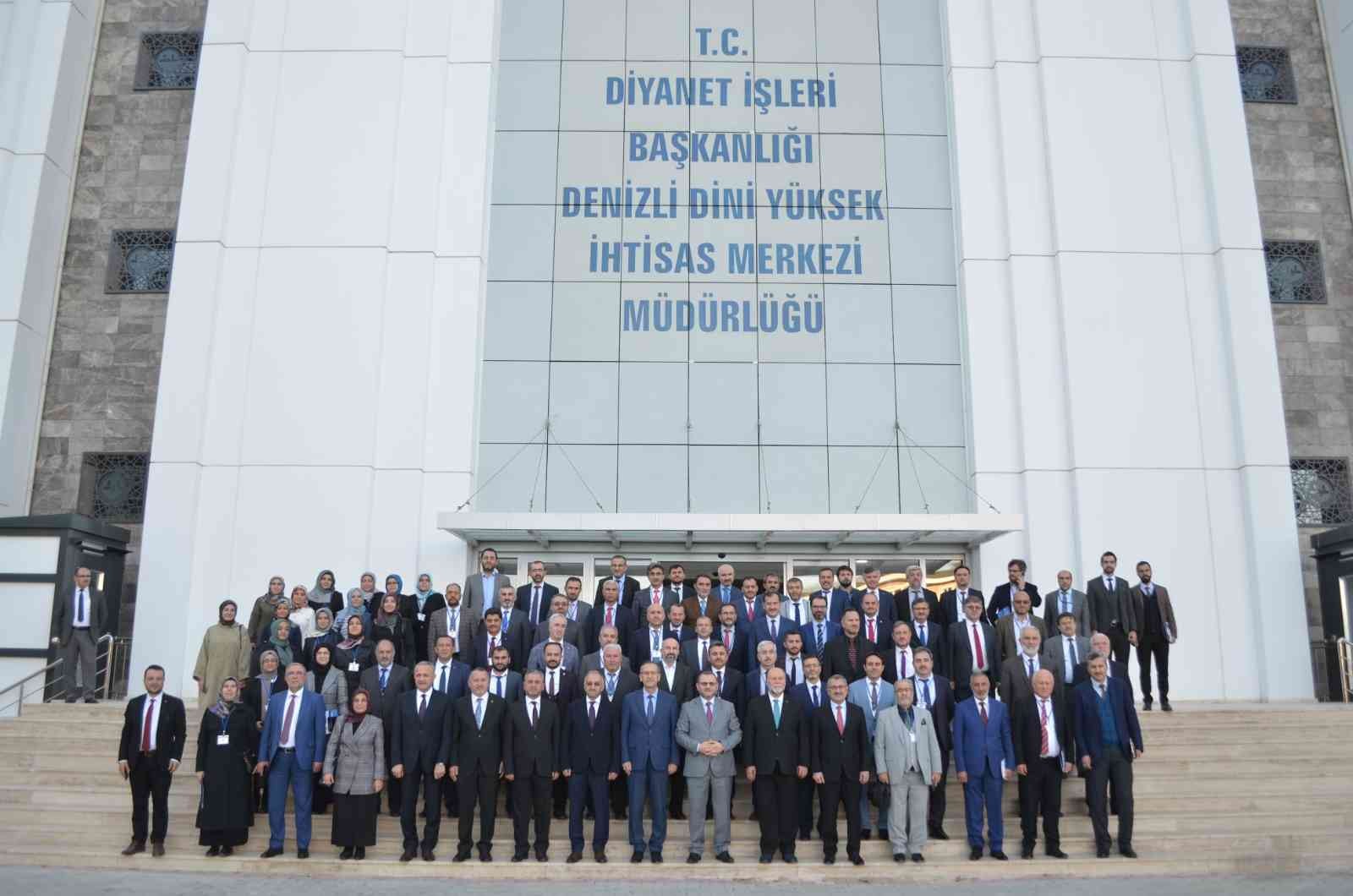 Denizli’de ADRB ve gençlik çalıştayı bölge istişare toplantısı yapıldı