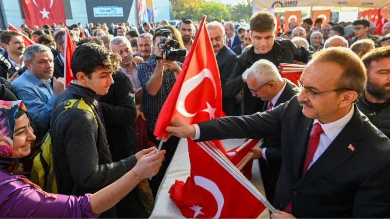 Cumhuriyet’in 99. yılında Türk bayraksız ev kalmayacak
