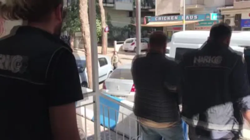 İzmir’de uyuşturucu tacirlerine operasyon: 3 tutuklama