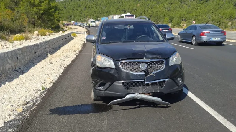 Antalya’da trafik kazası: 3 yaralı