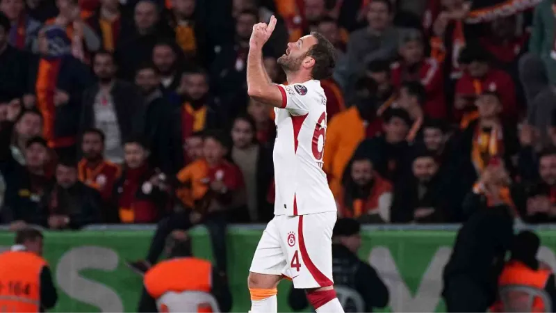 Juan Mata’nın ilk gol sevinci