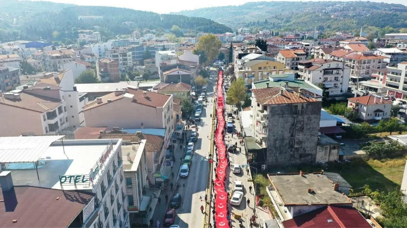 300 metrelik Türk bayrağı ile Cumhuriyet coşkusu