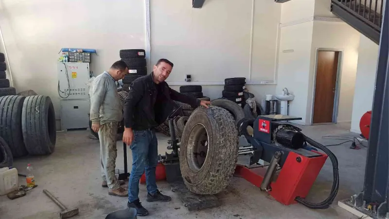 Selde iş yerleri yıkılan sanayi esnafı yeni dükkanlarında hizmet vermeye başladı