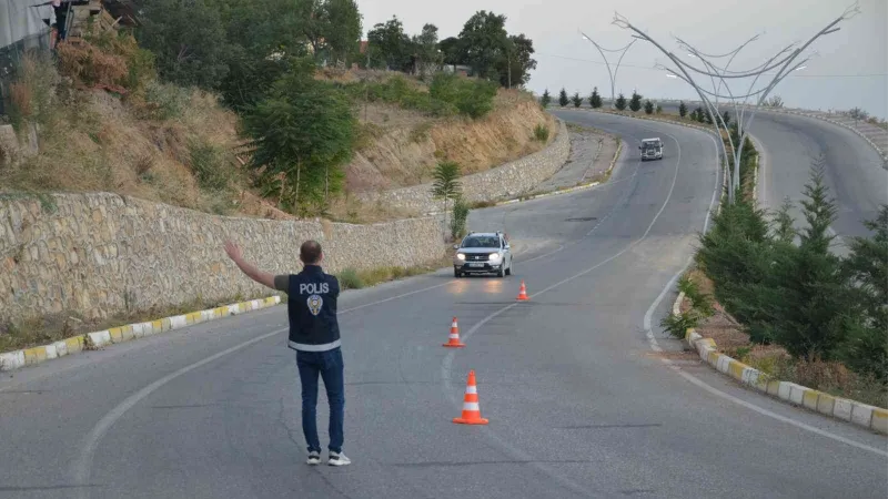 Uşak’ta 1489 araç sürücüsüne para cezası kesildi