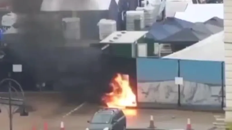İngiltere’de mülteci merkezine bombalı saldırı
