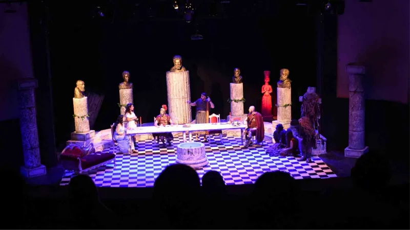 Tarsus Şehir Tiyatrosu ’Ezop’ oyunu ile Adana’da sanatseverlerle buluştu
