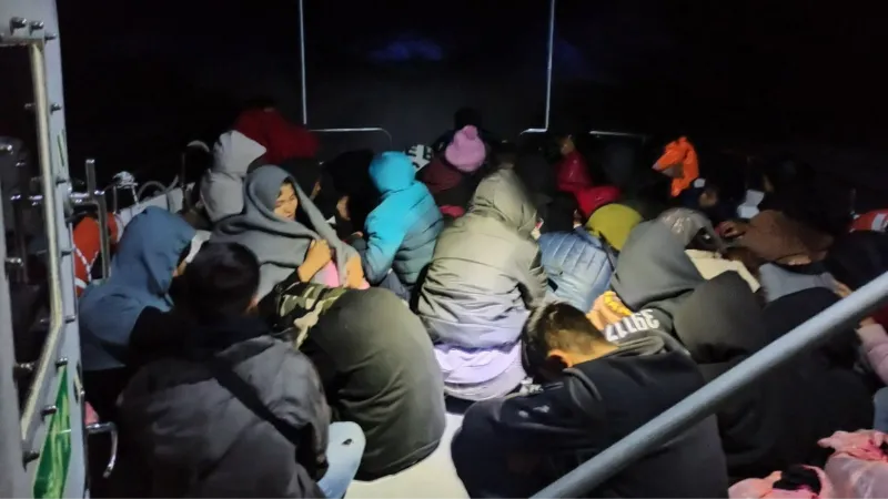 Çanakkale’de 42 düzensiz göçmen kurtarıldı