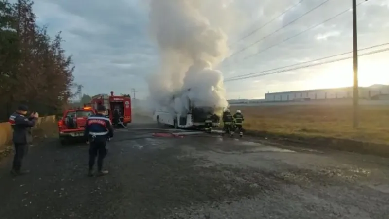 Tekirdağ’da işçi otobüsü yandı