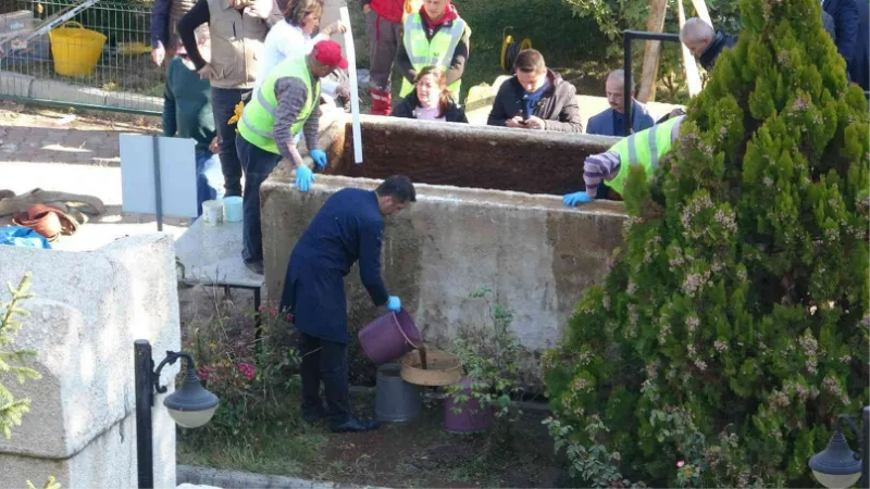 İnşaat kazısında bulunan gizemli lahit açıldı