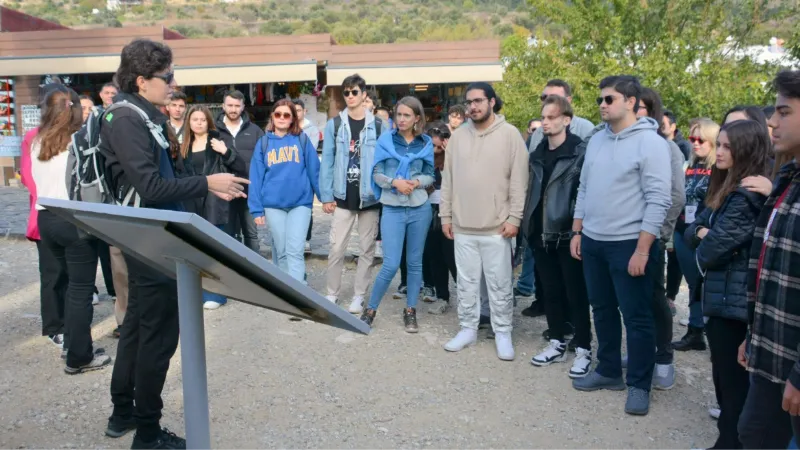 ÇOMÜ Ev Sahipliğinde Çanakkale Kültür ve Çanakkale Şehitlik gezisi düzenlendi