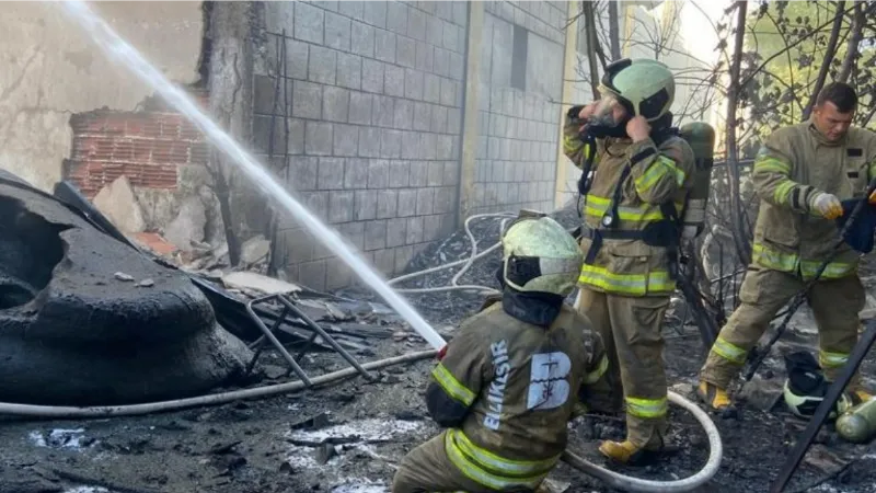 Bandırma’da geri dönüşüm atık tesisinde yangın çıktı