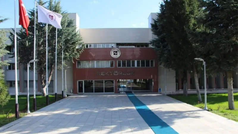 FÜ 3 alanda dünyada ilk 500 üniversite arasında yer aldı