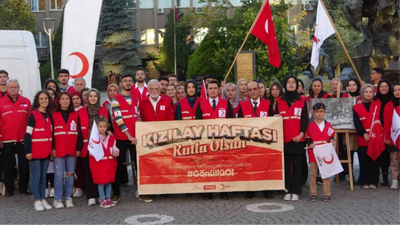 Uşak’ta Kızılay Haftası etkinlikleri yürüyüşle başladı