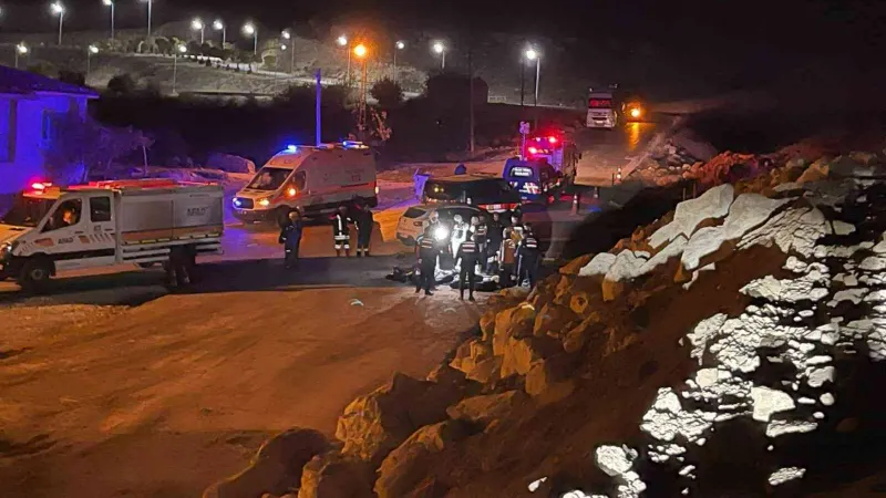 Afyonkarahisar’da otomobil şarampole devrildi, çok sayıda ölü ve yaralı var