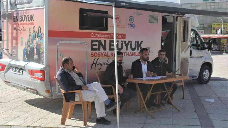 Erzincan’da sosyal konut projesi vatandaşlara mobil araçla tanıtıldı
