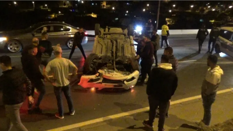 İzmir’de alkollü sürücü direksiyon hakimiyetini kaybederek takla attı