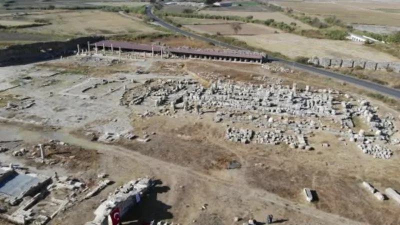 Magnesia Antik Kenti’nde ’Zeus Tapınağı’ tamamıyla ortaya çıkarıldı