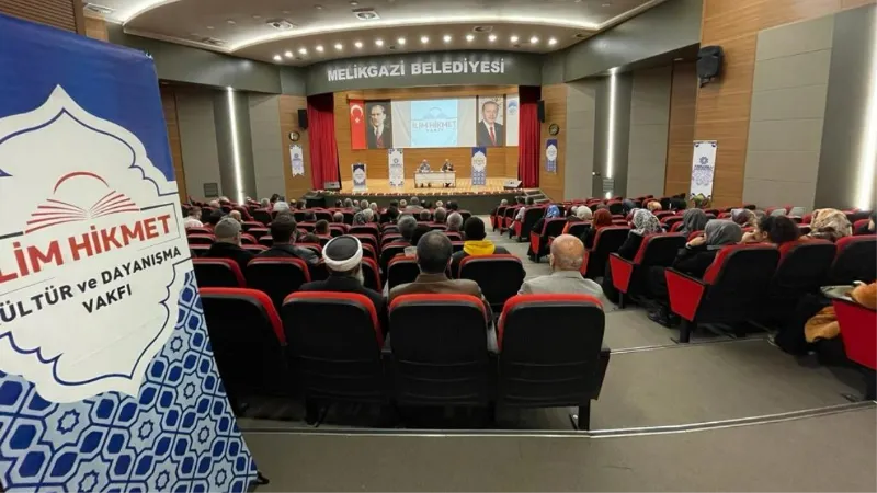 Prof. Dr. Muhittin Ataman; ’Uluslararası Sistemdeki Dönüşüm ve Türkiye’ konulu seminere katıldı