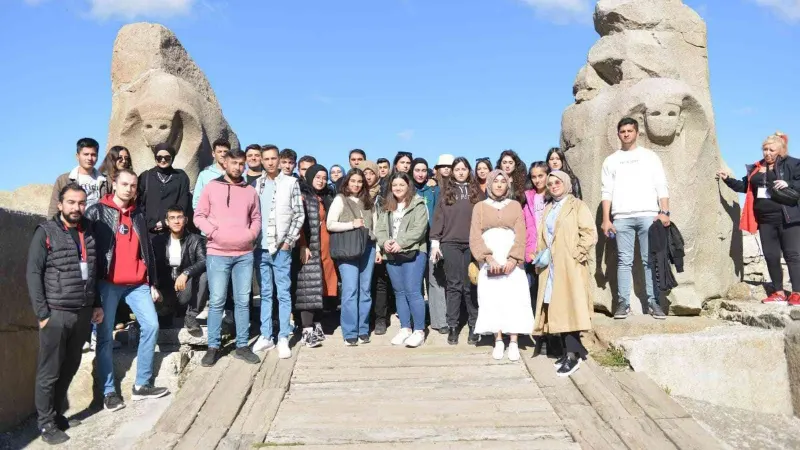 Üniversite öğrencileri kentin gönüllü tanıtım elçisi oldu