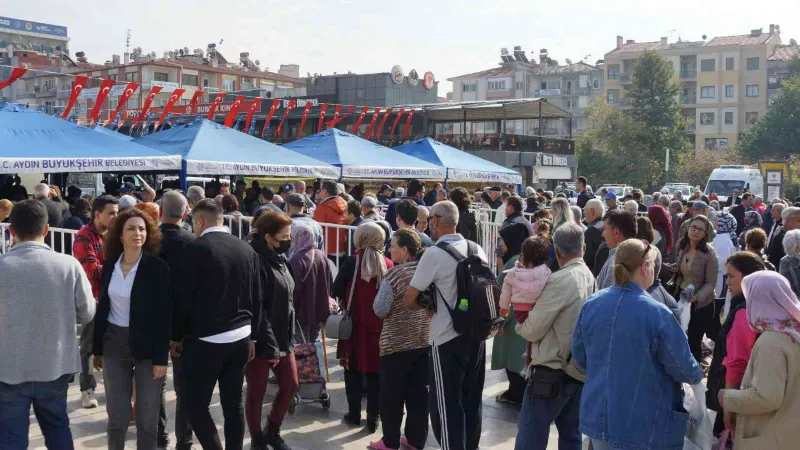 Aydın Büyükşehir Belediyesi, 100 bin sebze fidesi dağıttı