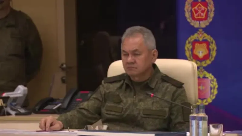 Rusya Savunma Bakanı Şoygu, Ukrayna’daki Rus birliklerinin komuta ve kontrol merkezini denetledi