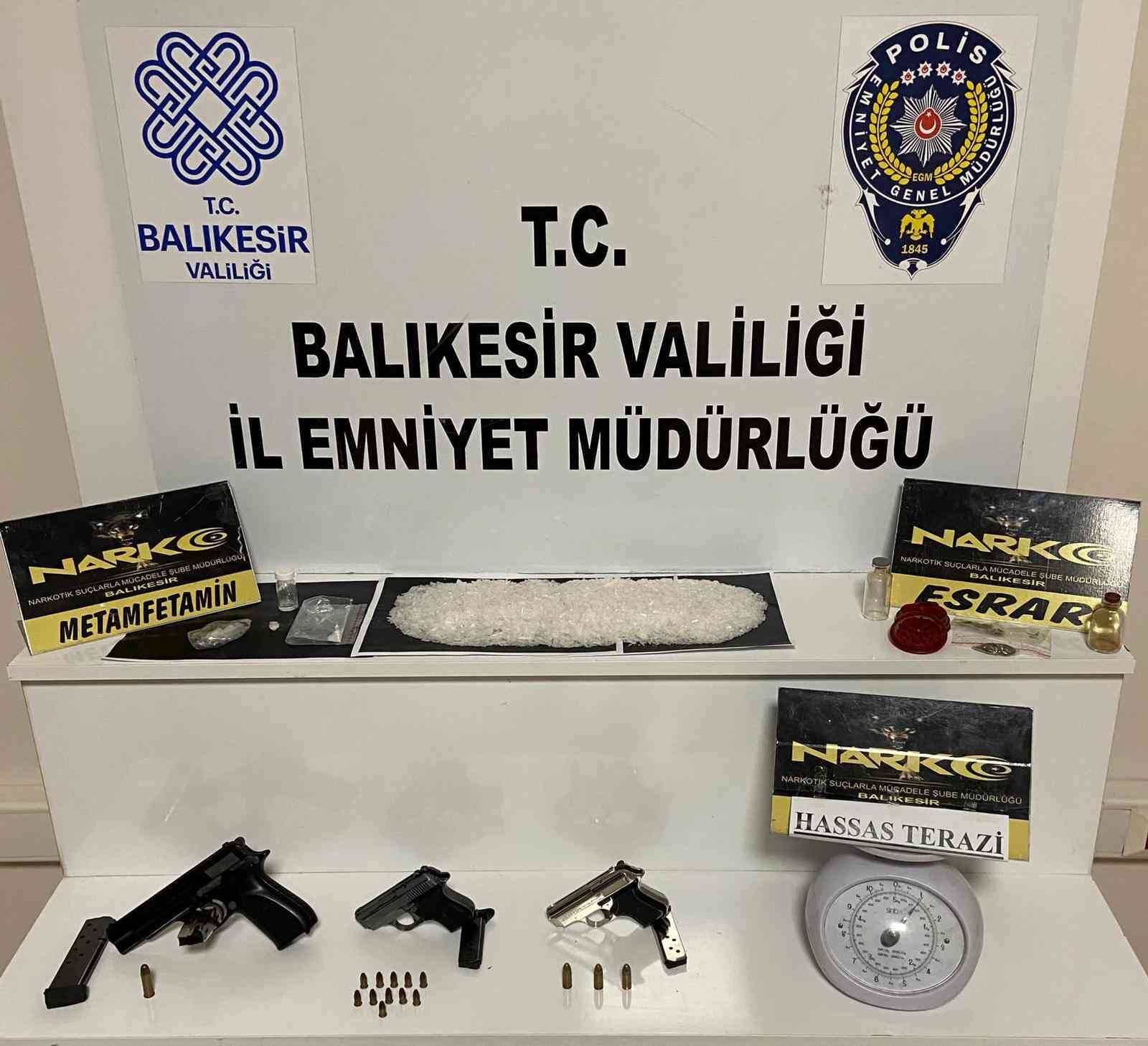 Balıkesir’de uyuşturucu baskınında 13 gözaltı