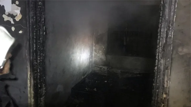 Artvin’in Arhavi ilçesinde bir evde çıkan yangında 5 çocuk dumandan etkilendi