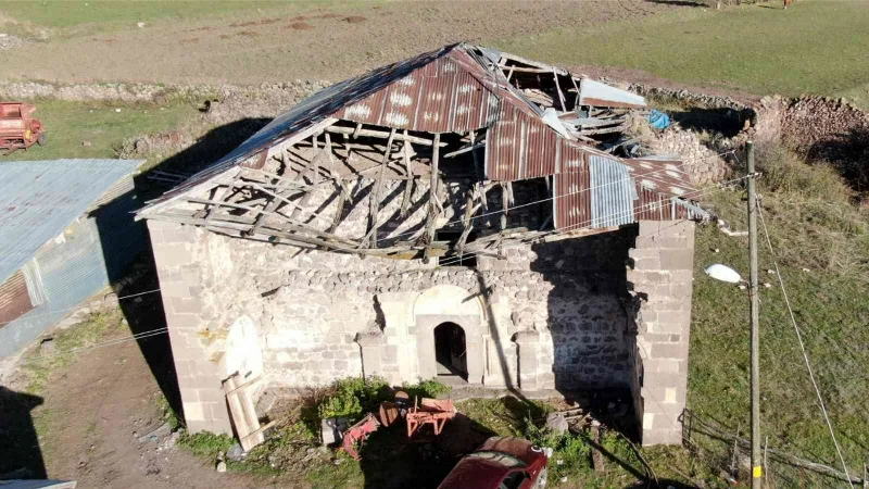 Bir zamanlar cami olarak kullanıldı, atıl durumdaki kilise restore edilmeyi bekliyor