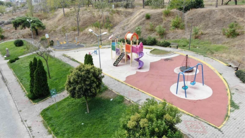Karesi Belediyesi’nden yeni park ve spor sahaları