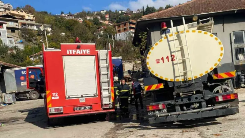 Saniye sitesinde yangın çıktı, dükkan kullanılmaz hale geldi
