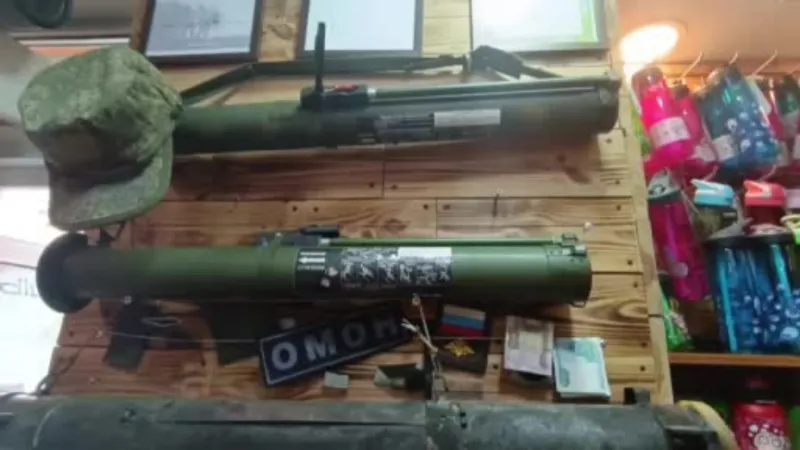 Kiev’de Rusya’ya ait askeri malzemeler satışa çıkarıldı