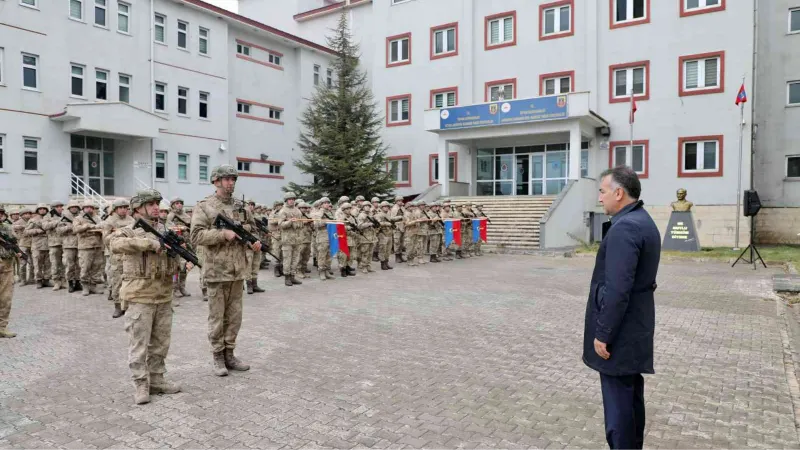 Vali Çağatay, JÖH ve komandolarla buluştu