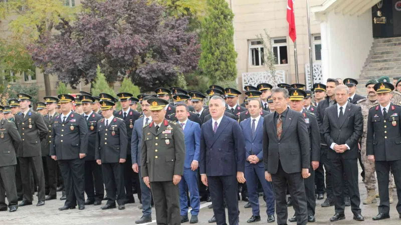 Şırnak’ta 10 Kasım anma töreninde yarışmalarda dereceye girenler ödüllendirildi