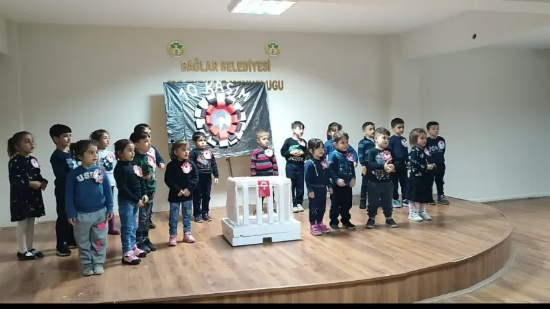 Bağlar Belediyesinin kurslarında bulunan çocuklar Atatürk’ü şiirlerle andı