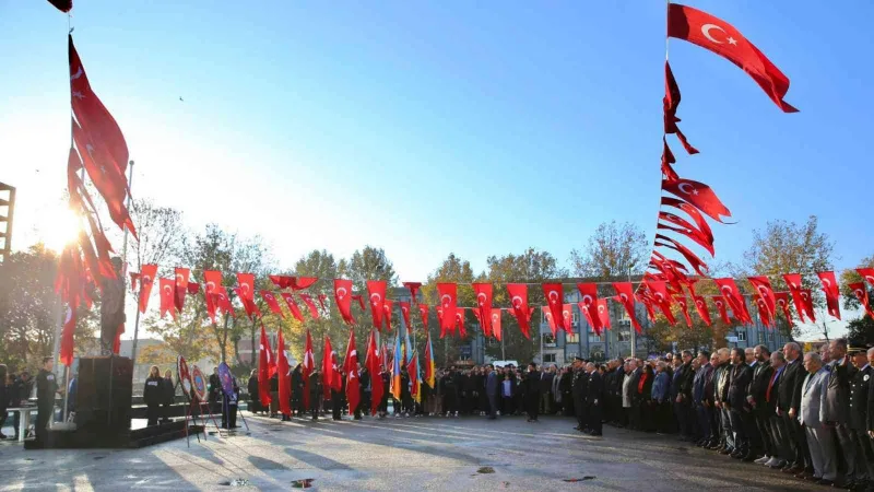 Atatürk, Bayrampaşa’da törenle anıldı