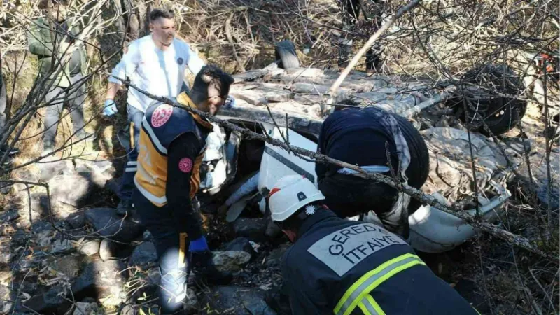 Bolu’da otomobil şarampole devrildi: 2 ölü