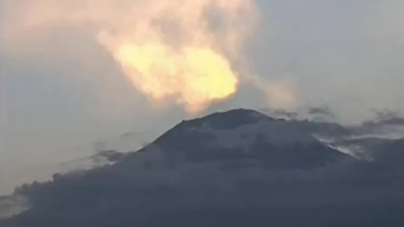 Popocatepetl Yanardağı’nda son 1 ayda 13 patlama